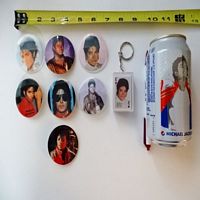 Michael Jackson collectible buttons & Pepsi can