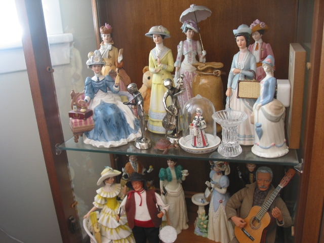 Lady Albee Avon sales lady award dolls given annually for sales success
