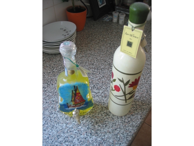 2 bottles – liqueur San Remo Italy / oil cruet bottle made in china