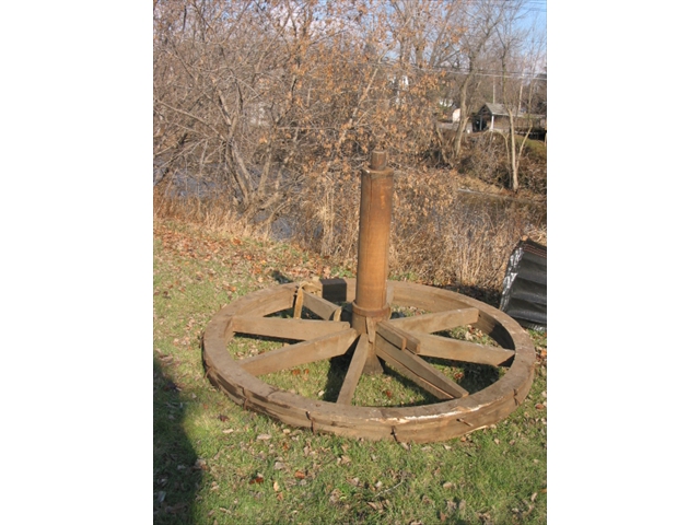 Antique wooden wheel – masonic lodge